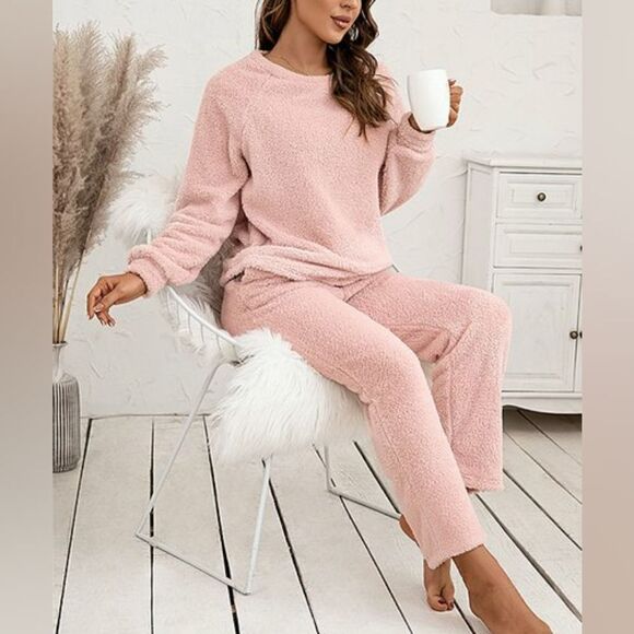 Cinnie  Fleece Long-Sleeve Top & Pants Pajama Set sz Med - Picture 3 of 15